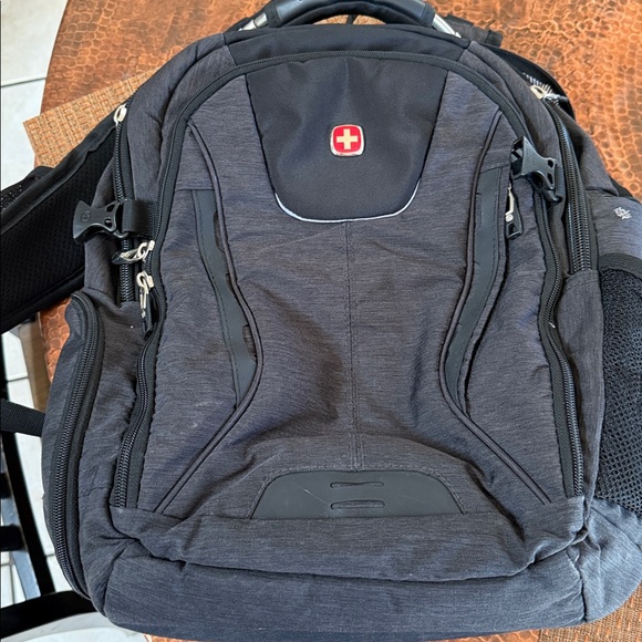 SwissGear Charcoal Backpack with Red Logo - Picture 1 of 10